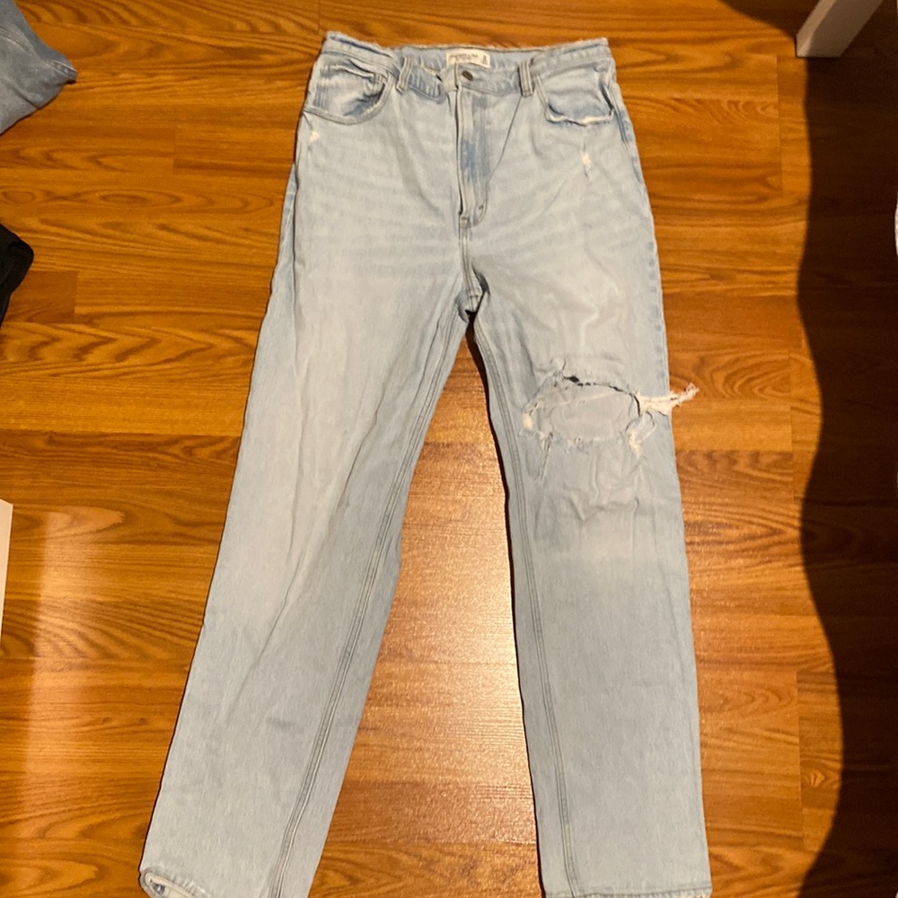 Abercrombie 90s ultra high rise. Light wash